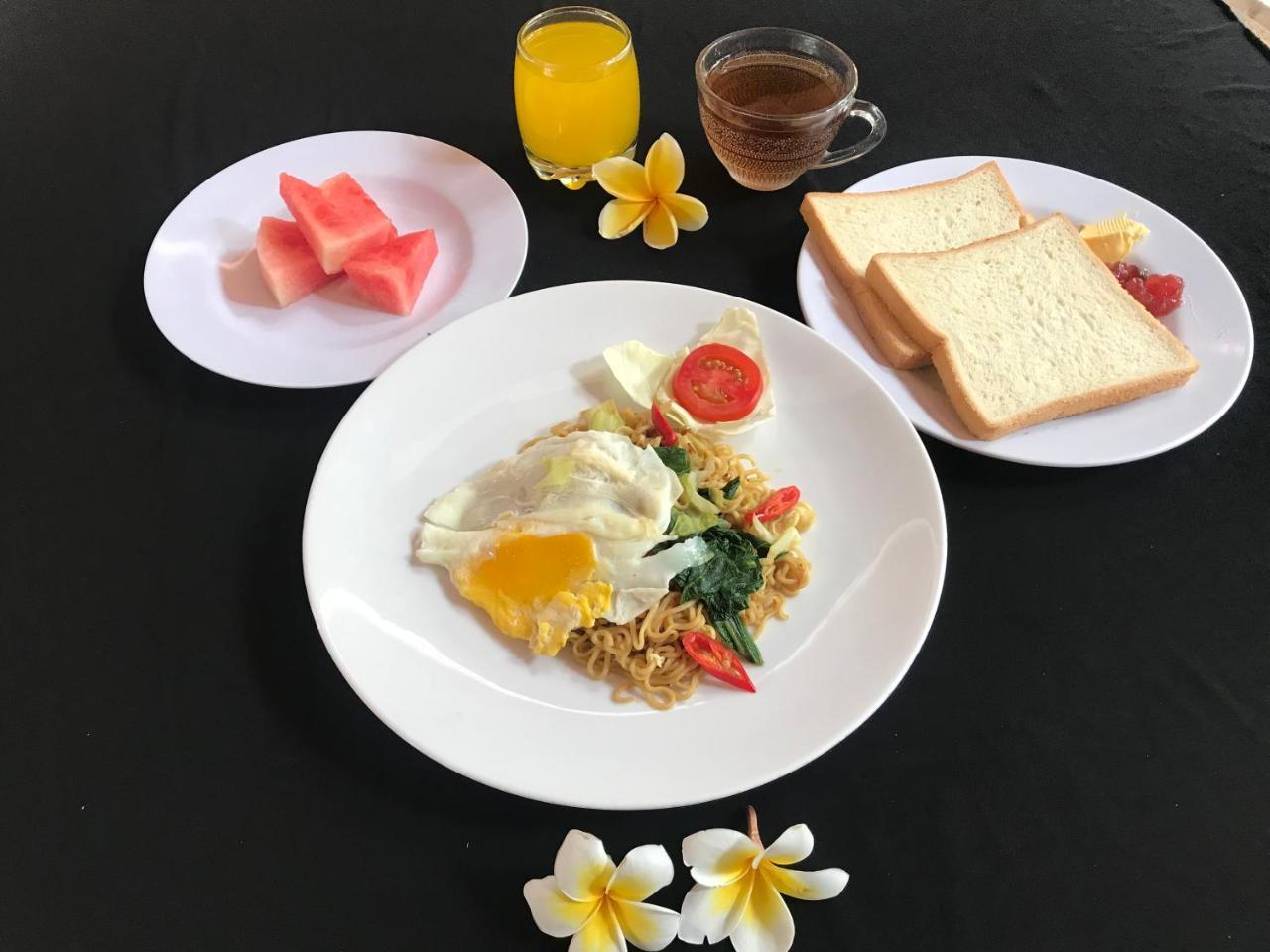 Agus Beach Inn Kuta Lombok Extérieur photo